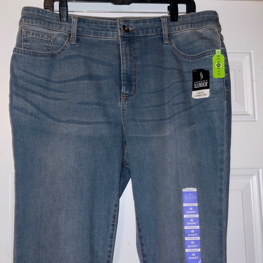 St John Bay Straight Leg short jeans size 16